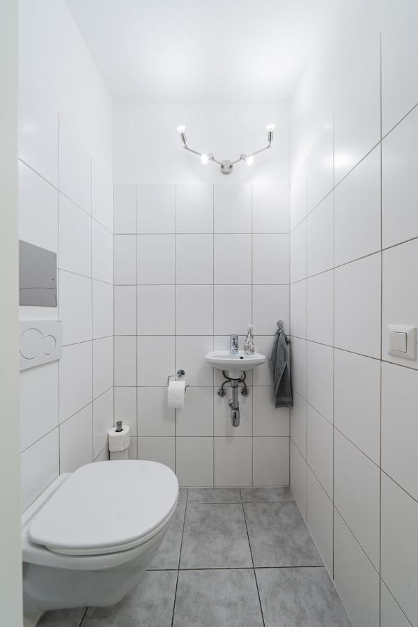 Modernes Appartement Nahe U-Bahn Und Schoenbrunn Vienna Exterior photo