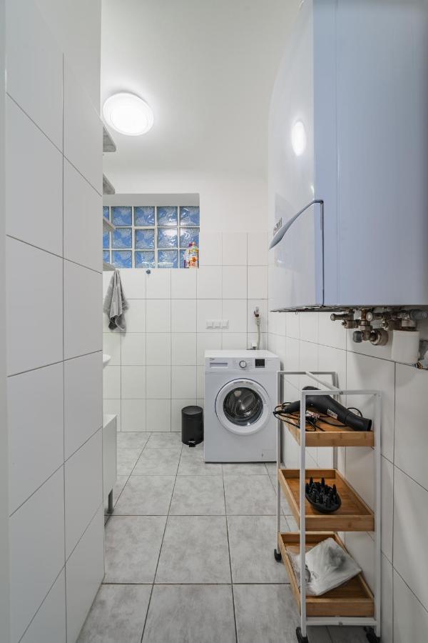 Modernes Appartement Nahe U-Bahn Und Schoenbrunn Vienna Exterior photo
