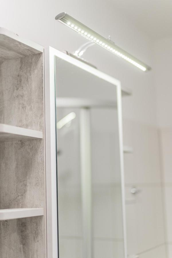 Modernes Appartement Nahe U-Bahn Und Schoenbrunn Vienna Exterior photo